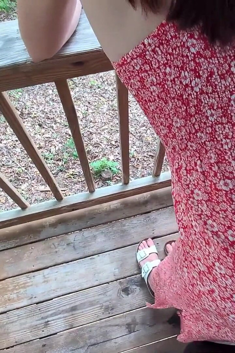 POV Rothaarige Wackelt Und Reibt Ihren Arsch Im Kleid