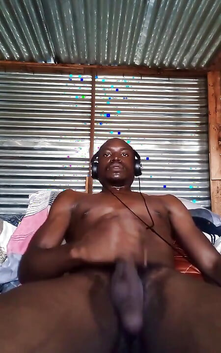 Acariciando bbc, grandes bolas, gozada na minha mão