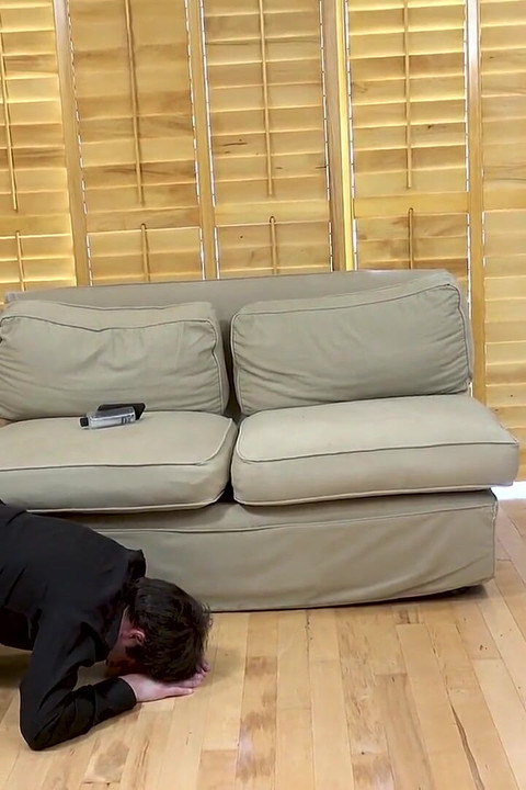 Alex More daje jej rogaczowi śnieżkę