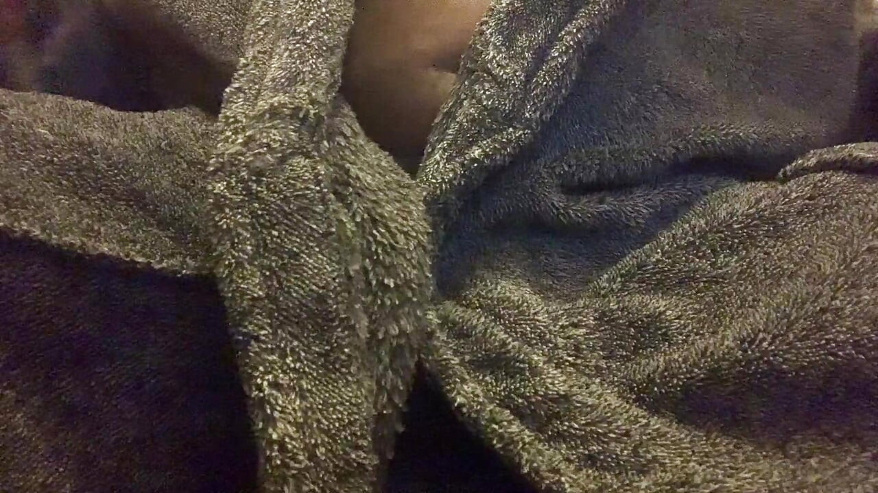 watch me swing and play with my soft cock (part. 2)