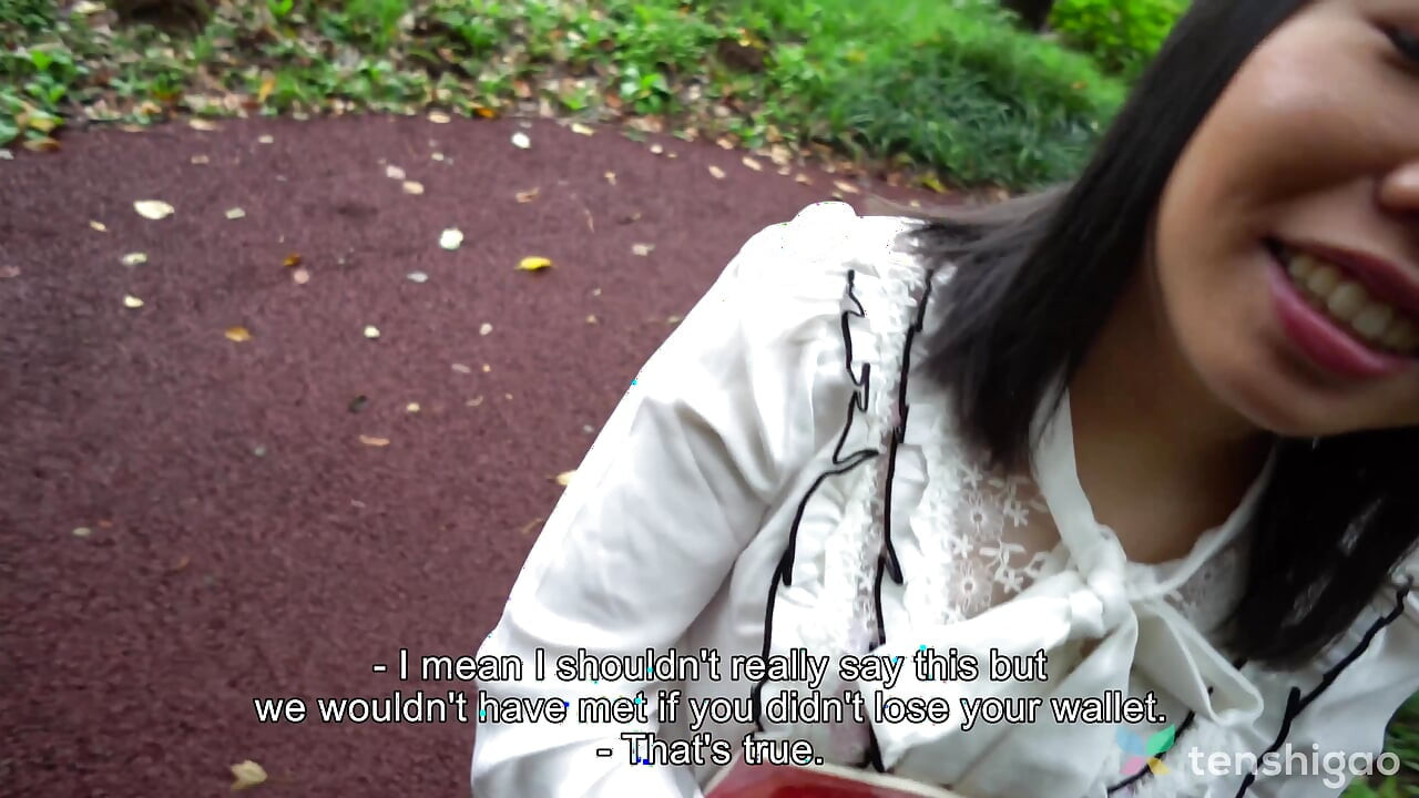 קייד מורימוטו קצת ביישנית אבל מגיבה למודעה שלנו באינטרנט ומסכימה להיפגש