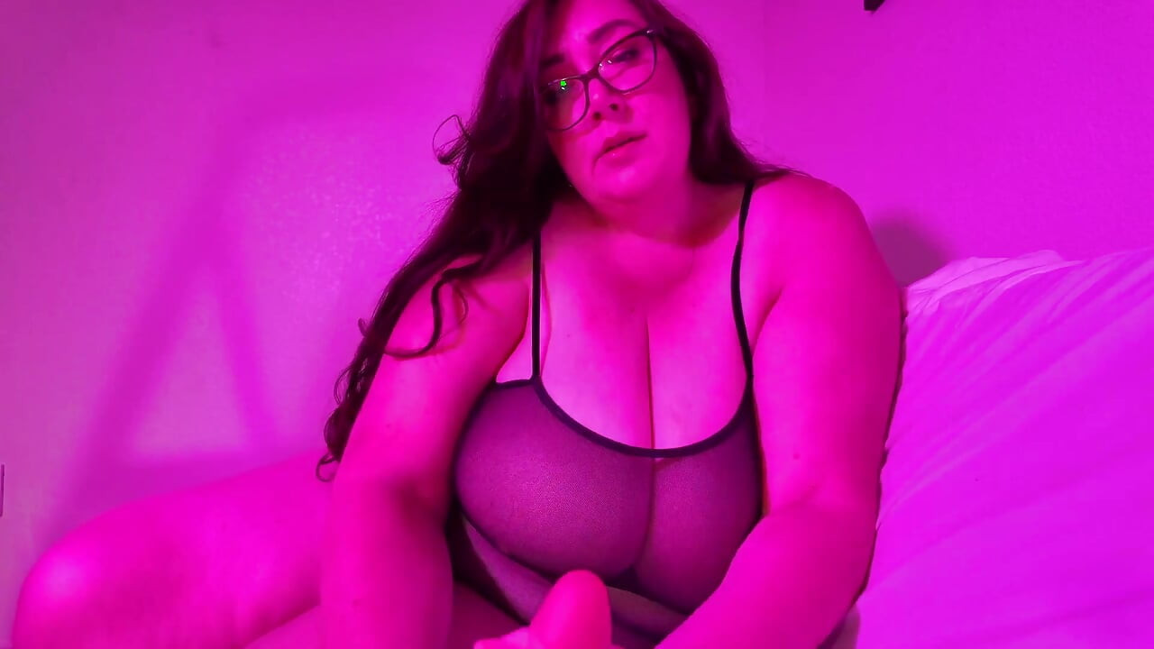 Horny Fertile BBW MILF Booty Call