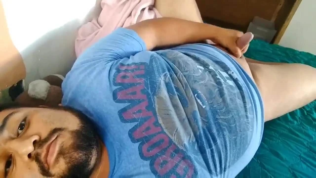 Gordito  masturbandose