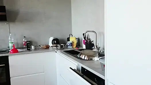Kocam Beni Aldatirken Yakalıyor Ama Kızmak Yerine Sevgilimin Beni Tatmin Edip Durmasını Izliyor.