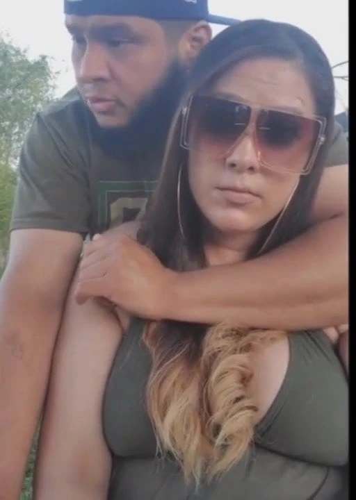 Evealan en haar cuckold -echtgenoot wachten op een grote pik 2