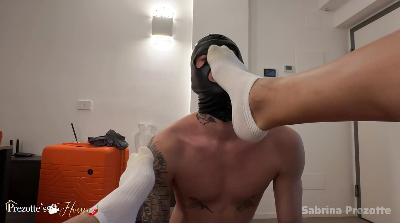 Come and See, a Greedy Guy Giving It to the Brazilian Trans Woman Sabrina Prezotte.