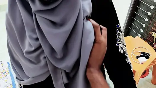 Hijabi stepmom need big dick for face fuck so stepson help her hot xxx