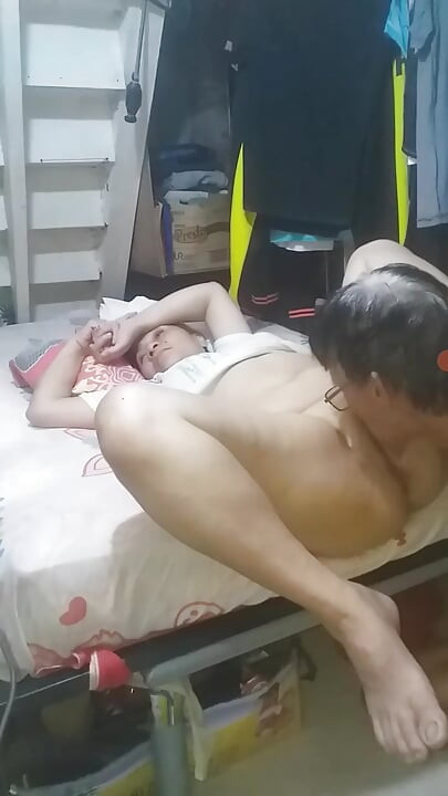 atât de ușor să mănânci pizda în fiecare zi