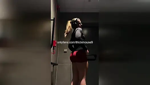 18-jähriges fitnessstudio-schätzchen, creampie-leck