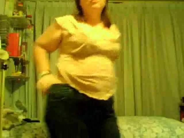 Mature and plumpy housewife going freaky on the camera