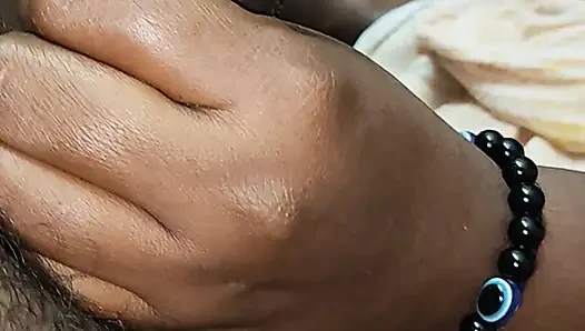 Karısının içinde bira şişesi