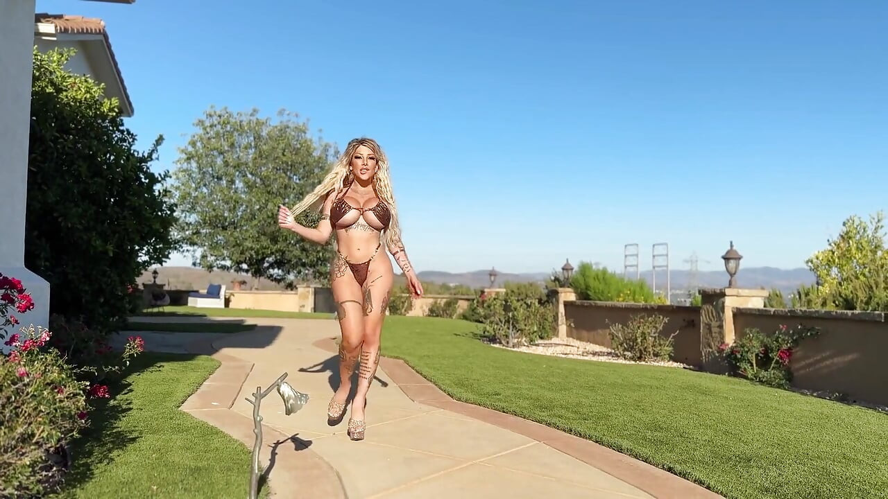 Booty Lover - Outdoor Rough Sex with Kitana Montana