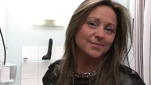 Удивительная милфа Raquelita наслаждается большим членом