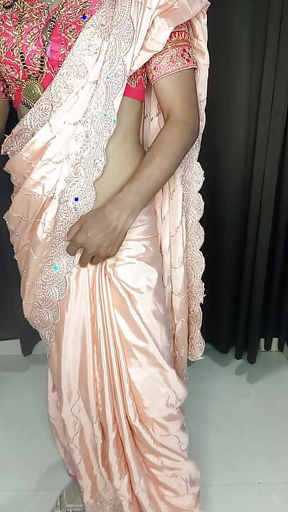 Indian hot sexy remove saree and show off sexy bra