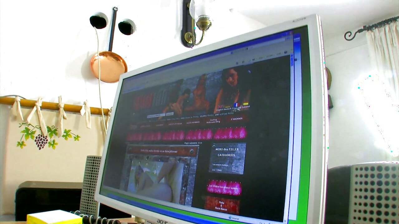 السكرتيرة اللطيفة لديها شغف مفاجئ للزب