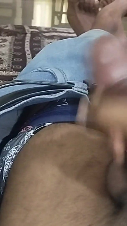 Videi s masturbacijom crnog kurca | Isječak 1