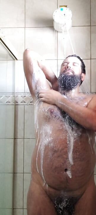 King gainer in shower