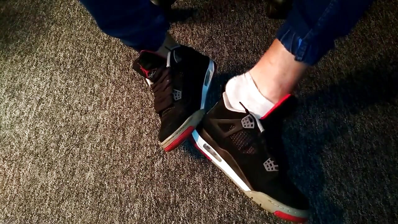 Sneakers Play and Cum Jordan Retro Iv