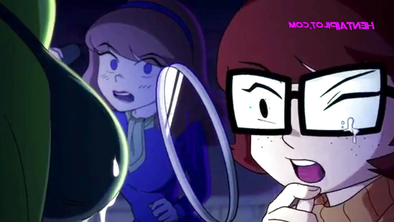 Daphne and Velma from Scooby Doo In The Haunted House - Cartoon