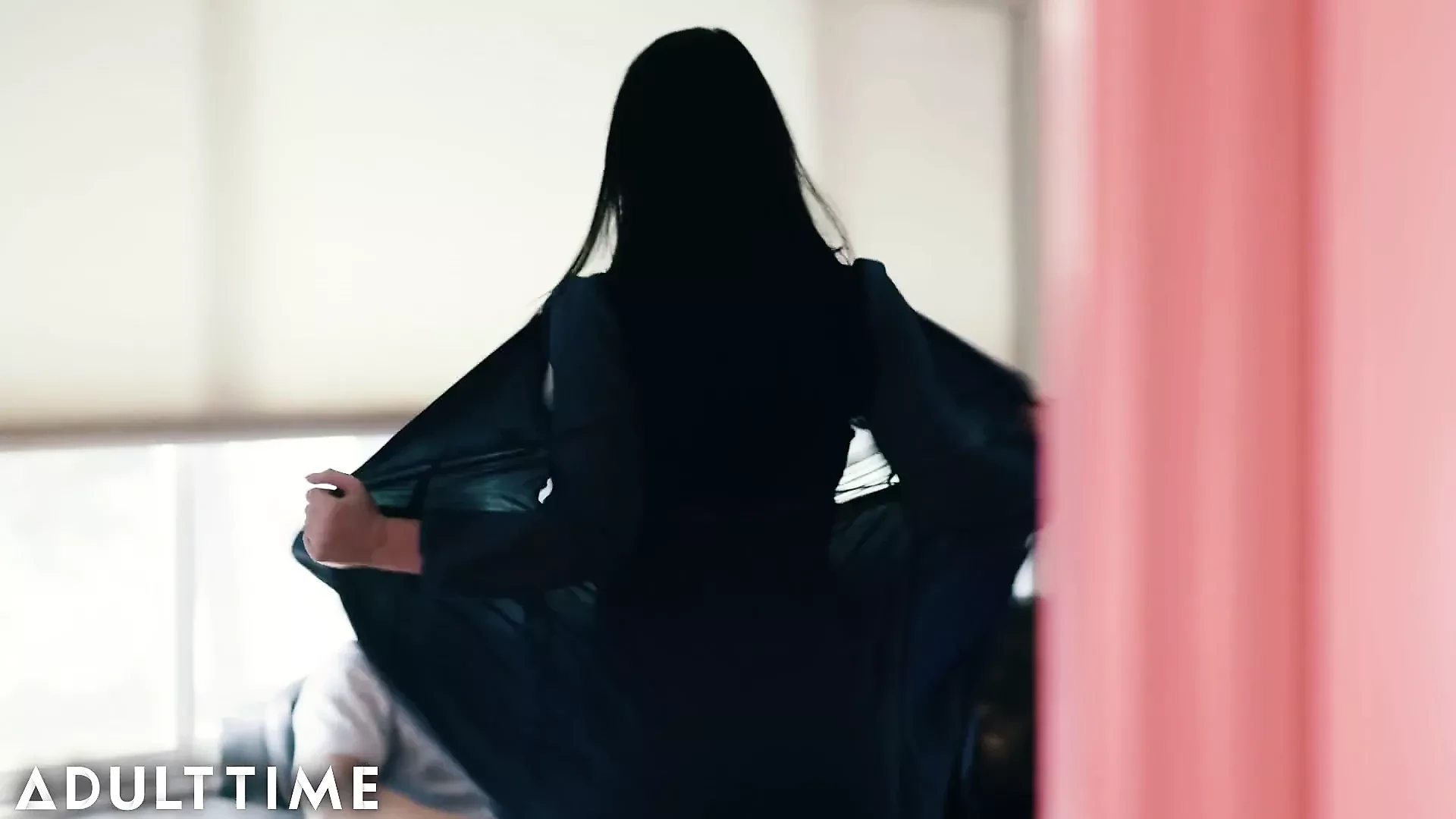 Waktu dewasa angela white dengan enggan meniduri suami psiko