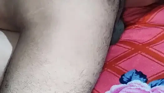 Open my vagina and it's my first time with my Tamil Indian stepsister in this X video.