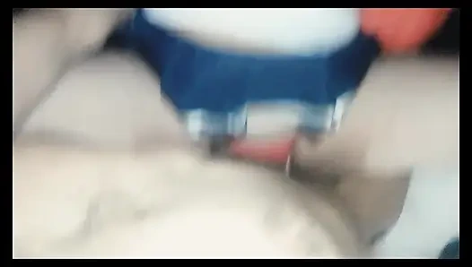 Трахаться с пышногрудой девушкой, которая любит лизать член, когда пропускает школу