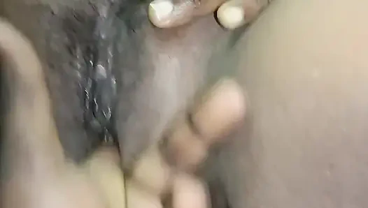 Teyzemin Vajinasını açıp Parmağından Su Aldım.