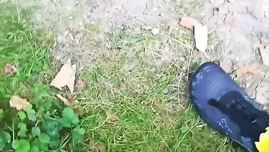 Külotlu çorapla açık havada dengeleme