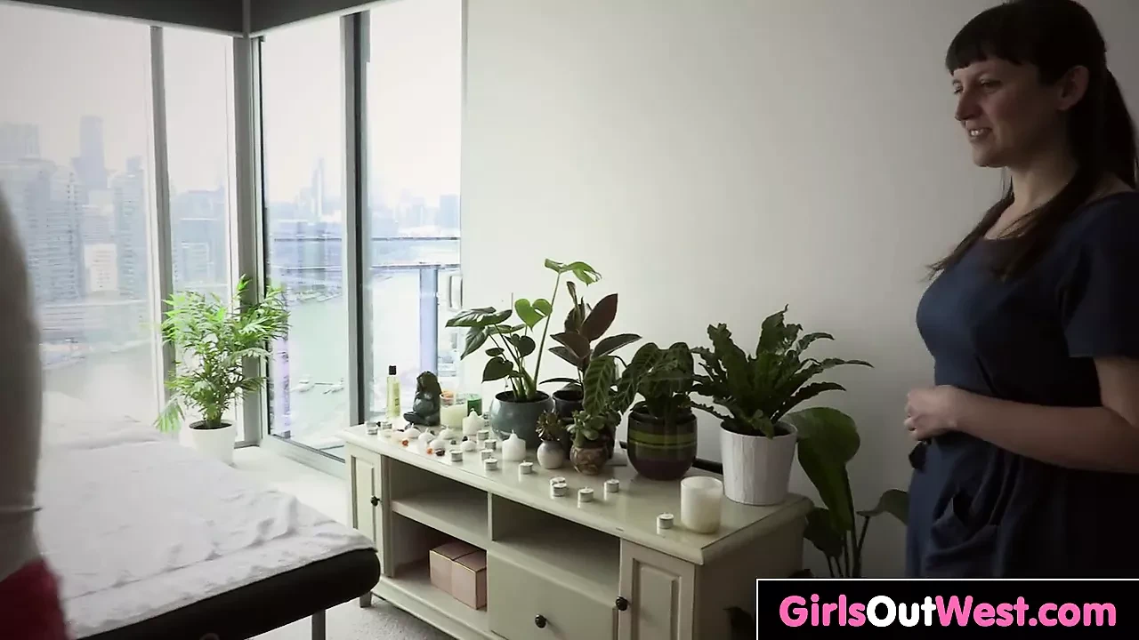 Australian hairy cunts fingered during massage