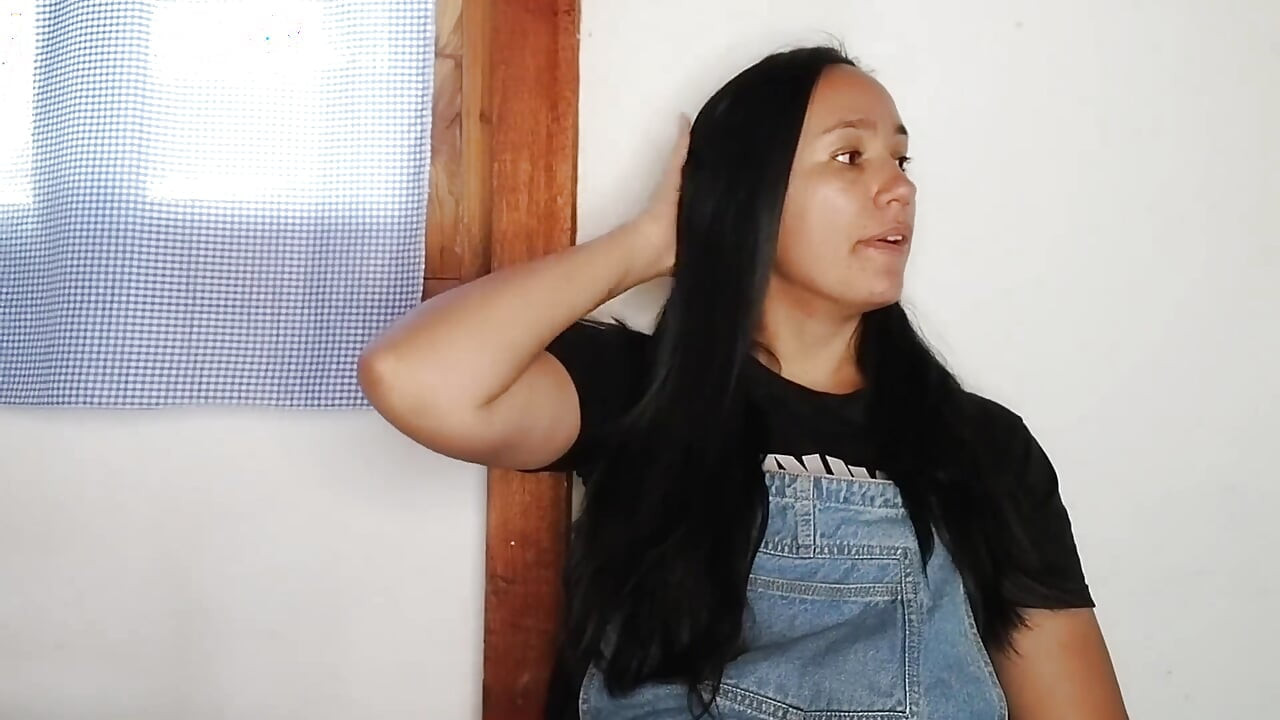 Jiran menangkap saya melancap dan menjemput saya untuk bertiga dengan suaminya