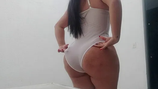 Camara oculta a mi madrastra en el vestidor (Gran culo, sexy cuerpo) 3