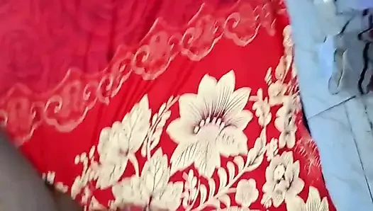Aku mencuci pantat besar pelacur ini