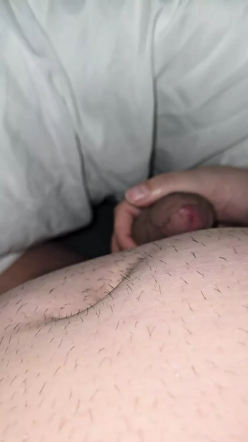 Step mom handjob step son while waching Malcom and Eddie