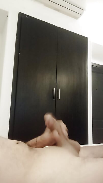 I want a girl to marry. And be a Cuckold on it