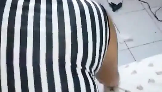 Cewek semok latina ini jago banget nyepong dan ngentot kontol sampai crot di mulut!