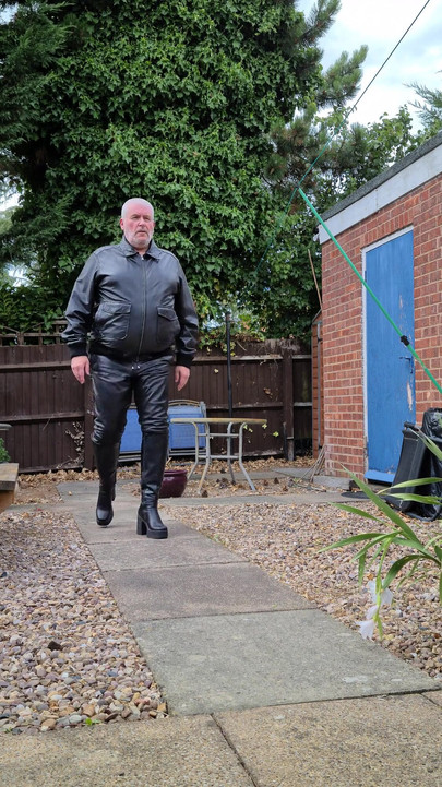 Potpuna kožna odjeća