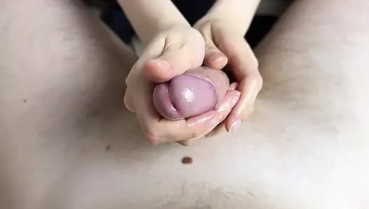 Masturbasi di ranjang dengan kaus kaki dan crot di kaki pakai kaus kaki hitam