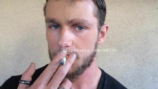 Курящий фетиш - курение Maxwell