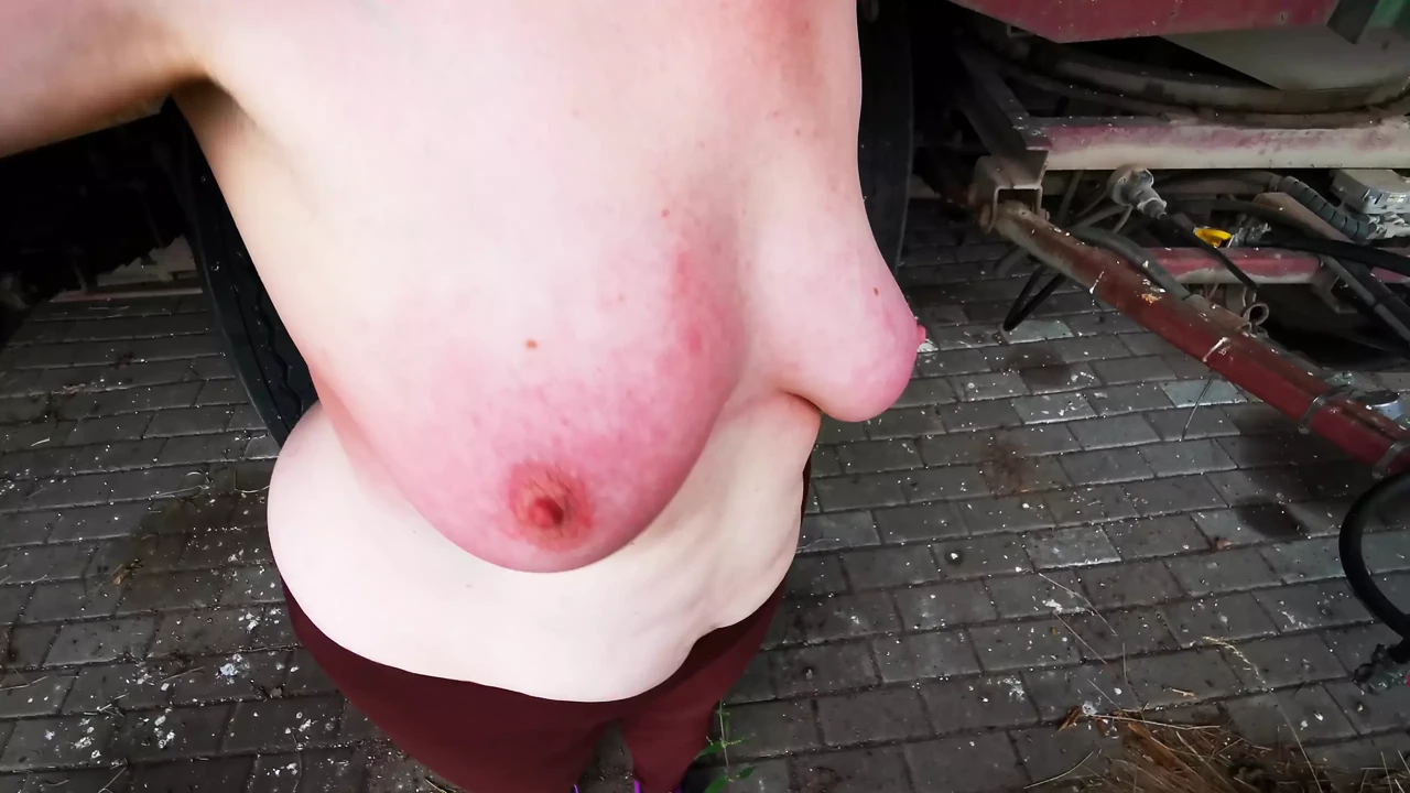 Brueste schlagen beim Bauern