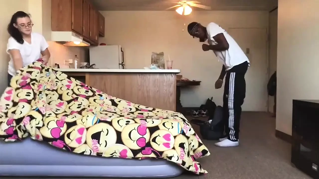 Bigdaddykj: Neighbor Asked for Help Moving in Full
