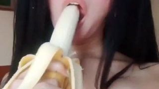 Шмель с сексуальным трансом в любительском видео, секс-шлюшка с членом