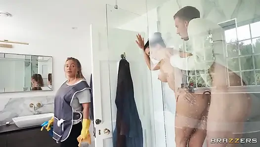 Brazzers - coco bae si pelayan nakal yang penurut dicrot di dalam sama kontol besar
