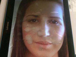 Hete 21 -jarige spermaslet Vicky krijgt twee ladingen op haar spermagezicht