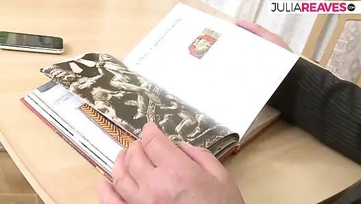 Молодая брюнетка в горячем тройничке с пожилым джентльменом и другом