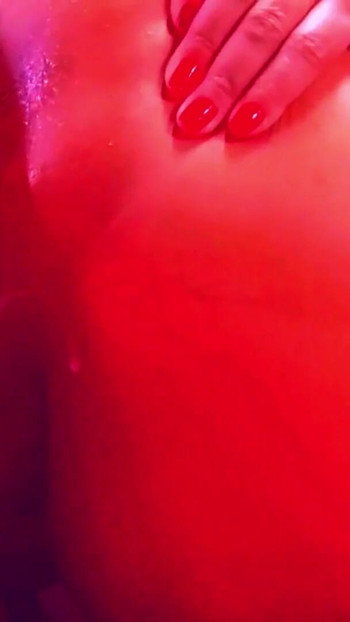 Ključni trenutak od nestašnog tipa dvaput mi je ušao u pičku i napunio je spermom