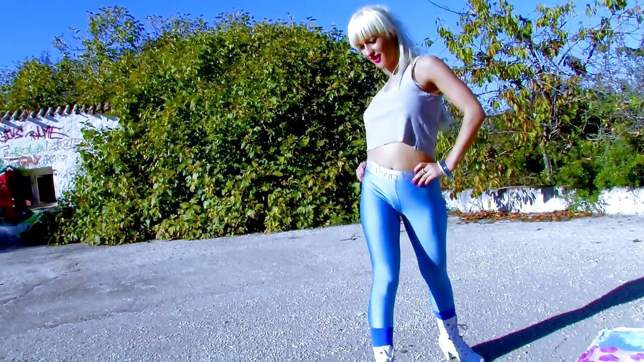 blonde bitch sucks cock and fucks after sport