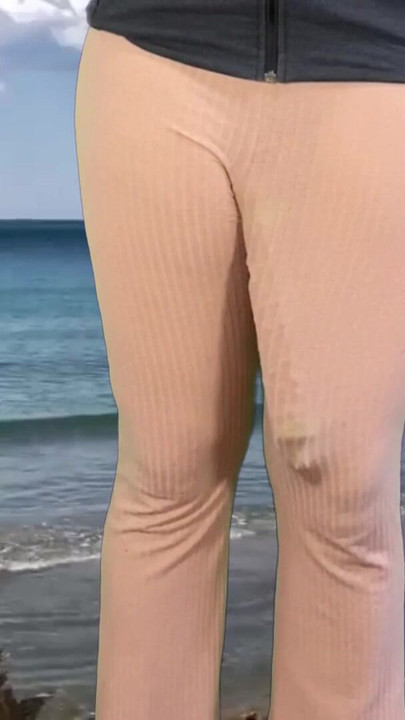 Snažan trenutak iz "Ogroman kurac shemale sperma na plaži"