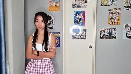 Маленький член, соблазняет задницей, кипит