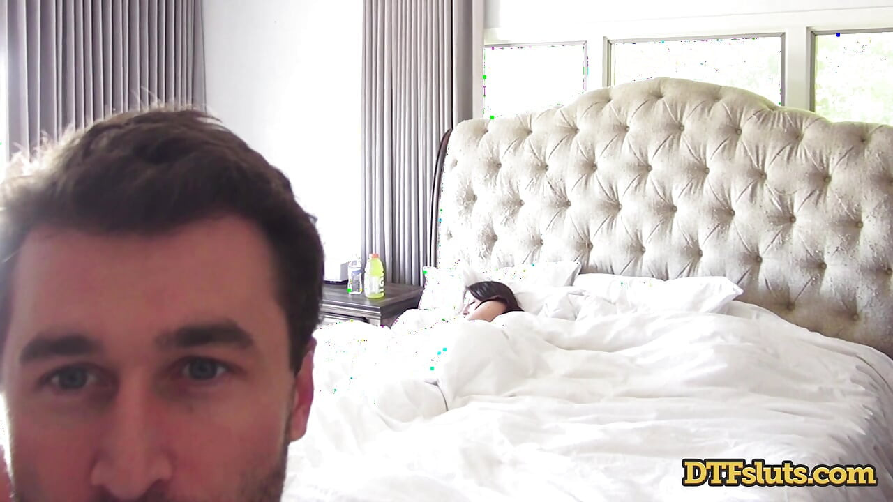 Dtfsluts - Bliss Dolce ตื่นมาเพื่อเซอร์ไพรส์ที่อร่อยที่สุด - ไม้ตอนเช้าขนาดใหญ่ของ James Deen