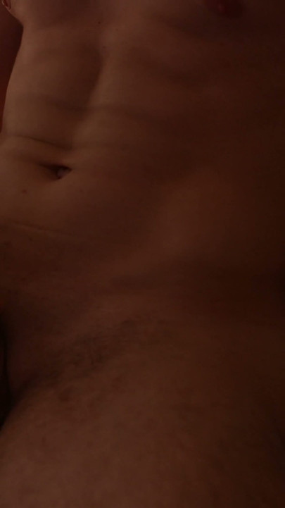 Strong hunk flexing and wanking his big cock and cums | Clip 1